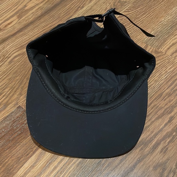 Supreme Hat - Picture 2 of 2